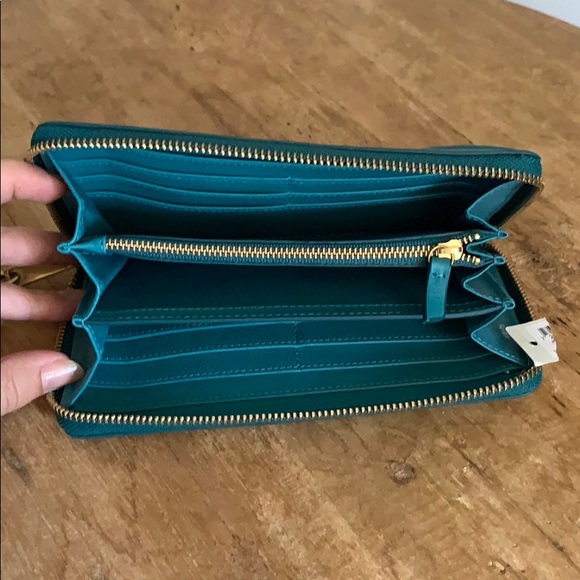 Teal Fossil Wristlet Wallet - Picture 3 of 3